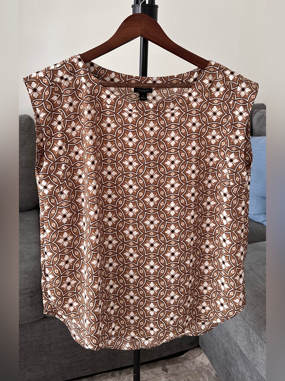 Ann Taylor Brown and Cream Geometric Sleeveless Top - size S